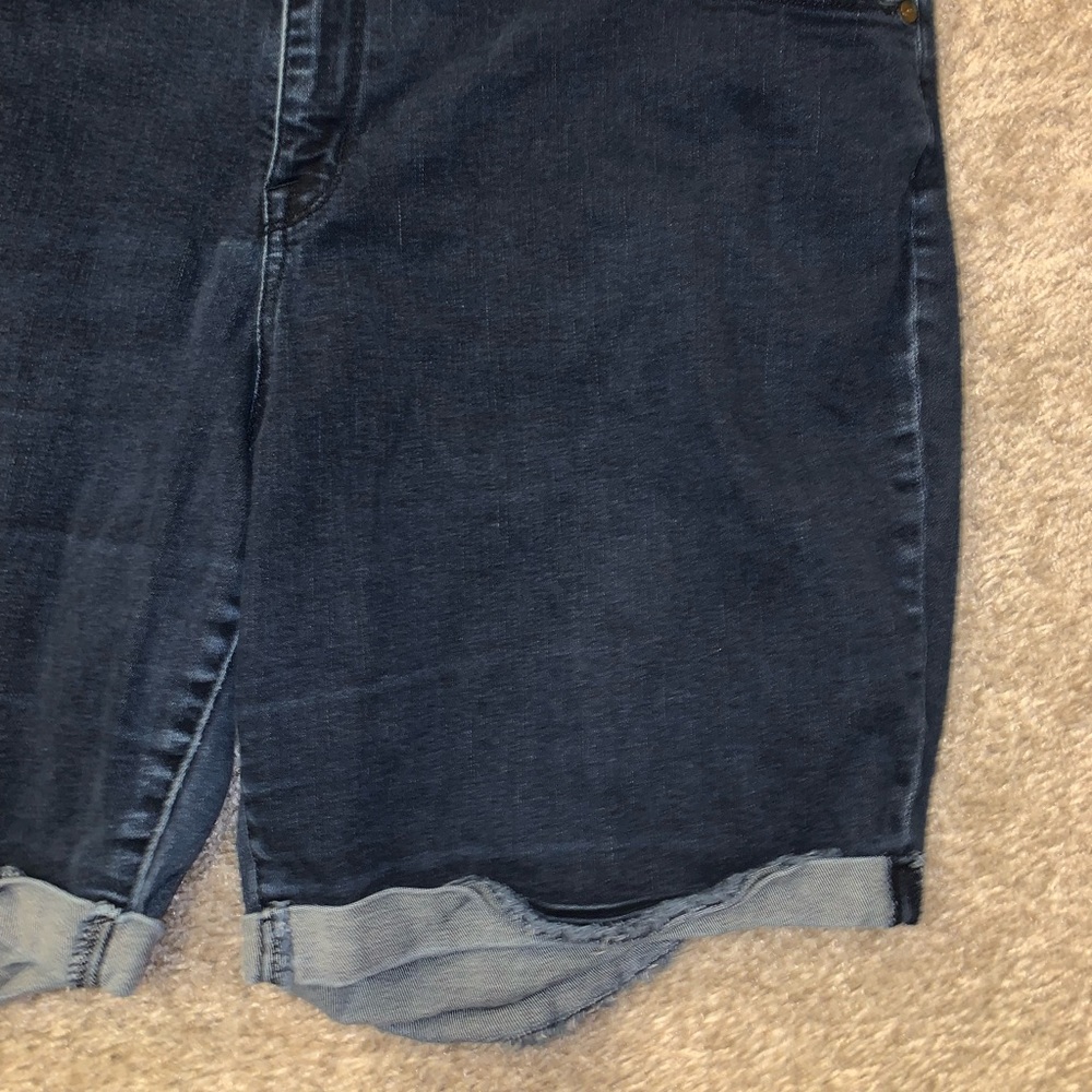 Ava & Viv Dark Blue Bermuda Jean shorts size 22W - Picture 6 of 10